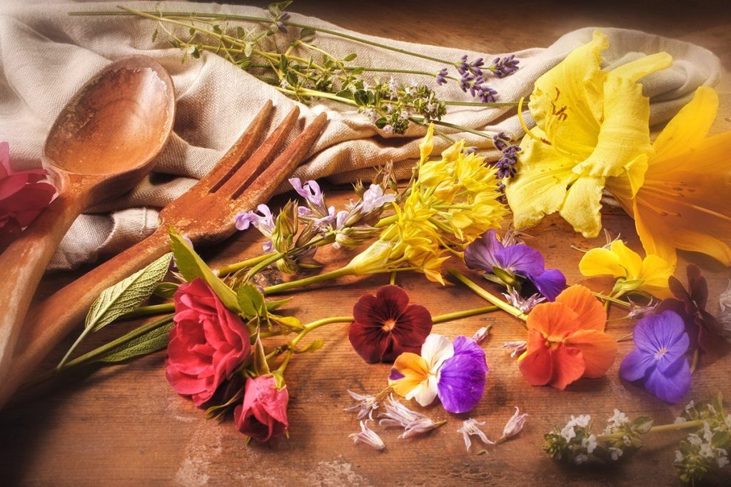 Des fleurs comestibles et décoratives pour le restaurant de la Saline&nbsp;royale